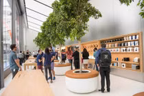Ngắm diện mạo mới của cửa hàng Apple Store sau 15 năm