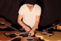 Lạ tai nghe nhạc Beethoven bằng 5 cây đàn guitar cùng lúc