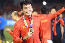Cầu thủ U23 Việt Nam "phản đòn yếu ớt" trước trò đùa của lứa đàn anh