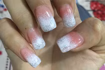 Hí hửng làm nail đón Tết, cô gái nhận hạn cuối năm