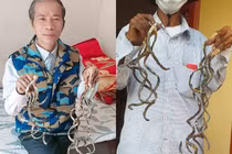 Người đàn ông nuôi móng tay dài cả mét, 40 năm chưa cắt