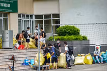 Sinh viên rời Pháp Vân-Tứ Hiệp, nhường chỗ cho cơ sở điều trị COVID-19