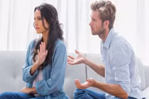 Vợ cũ của chồng liên tục làm phiền, tôi chán nản muốn ly hôn