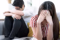 Người chồng đạo đức giả, ở ngoài cực tốt, về nhà đánh vợ
