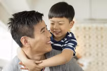 Vợ cưng chiều con đầu, tệ với con thứ và sự thật choáng váng