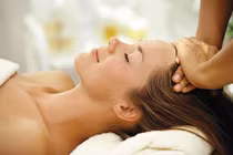 Thầy bói “dởm” cấu kết thẩm mỹ viện lừa đảo gây phẫn nộ