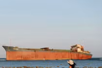 Đến Ninh Thuận, check-in “tàu mắc cạn“