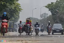 Shipper tăng giá, chê đơn hàng trong ngày Hà Nội nắng nóng