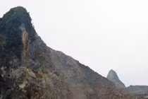 Sạt lở núi đá khiến 3 người bị vùi lấp ở Quảng Ninh 