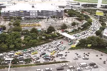 Giao thông TPHCM tắc nghẽn vì “vỡ trận” quy hoạch taxi