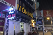 Kinh doanh thua lỗ, nhà hàng Món Huế ở TP.HCM bị người đến chuyển tài sản