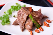 Gan lợn giúp chữa ù tai, khô mắt