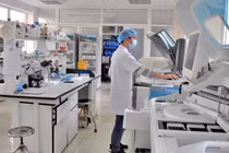 Quảng Ninh mua máy XN COVID 8,4 tỷ còn 5,2 tỷ: Biết gì về Cty Y tế Việt, Ánh Sao?