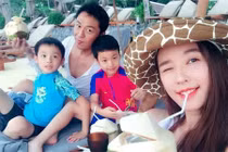 Khoảnh khắc hạnh phúc của Mã Cảnh Đào bên vợ trẻ kém 21 tuổi