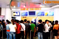 Cảnh xếp hàng săn vé phim bom tấn “Kong: Đảo đầu lâu“