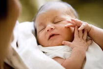 Giải mã vụ tráo đổi con chấn động cung đình xưa