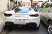 Ferrari 15 tỷ của Cường Đô la chật vật lăn bánh tại SG