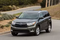 Triệu hồi 7100 xe Toyota Highlander 2016 dính lỗi