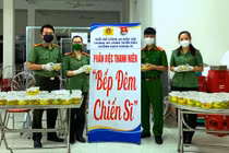Bếp đêm chiến sĩ nấu hàng nghìn suất ăn gửi đi chống dịch