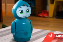 Robot “cute lạc lối” Moxie có khả năng làm bạn với trẻ em