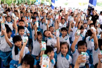 Vinamilk thăm hỏi và tri ân các bà mẹ Việt Nam anh hùng