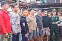 Tàu cá Quảng Nam chìm trên biển: 11 ngư dân vào bờ an toàn