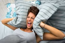 Vì sao phụ nữ thường cáu kỉnh khi đến kỳ kinh nguyệt?