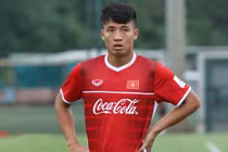 Video: Bùi Tiến Dũng, Văn Đức nói gì về việc cạnh tranh vé dự AFF Cup 2018?