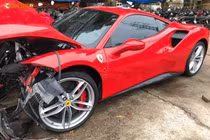 Video: Tuấn Hưng nói gì về tai nạn khiến siêu xe Ferrari vỡ nát đầu?