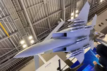 Kinh dị: F-15 của Nhật Bản sẽ mang được 18 tên lửa đối không