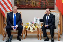 Tổng thống Donald Trump nói gì với Thủ tướng Nguyễn Xuân Phúc tại bữa ăn trưa? 