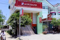 Làm "bốc hơi" tiền tiết kiệm của khách, 3 cán bộ Agribank bị tạm đình chỉ