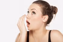 Những thói quen không ngờ là thủ phạm gây chứng hôi miệng 