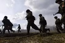 Ukraine “vây Ngụy cứu Triệu” thất bại, quân Nga áp sát Pokrovsk 