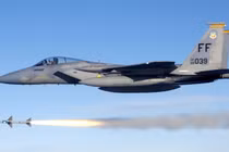 Mỹ tuyên bố sẵn sàng tuần tra không phận Ukraine bằng tiêm kích F-15