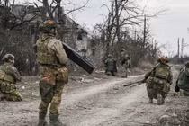 Quân Nga cắt đứt mọi tuyến đường tiếp tế của Ukraine ở Kursk 