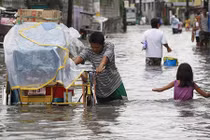 Bão Linfa đổ bộ, tàn phá Philippines
