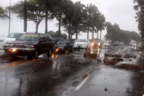 Hình ảnh bão Erika càn quét Dominica, hơn 50 người thường vong