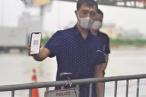 Người từ vùng xanh có được rời Hà Nội về quê theo quy định mới?