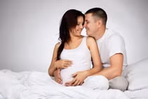 Quan hệ khi mang thai cần chú ý để không ảnh hưởng đến em bé