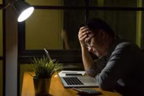 Thói quen vào ban đêm có thể dẫn đến ung thư hoặc đột tử