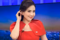 Chân dung nữ MC vòng eo 56, 300 ngày đi làm không mặc trùng đồ
