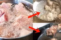 Luộc thịt nên hớt bỏ lớp bọt hay để lại? 99% mắc sai lầm 