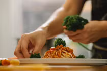 Con dâu ăn chay trường ở cữ, mẹ chồng làm điều bất ngờ