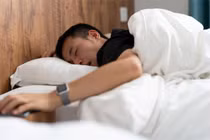 Nhân dịp sinh nhật con trai riêng, chồng tôi ngủ lại nhà vợ cũ