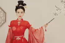Mê mẩn tạo hình cổ trang với sắc đỏ của AngelaBaby 