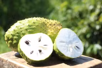 Mãng cầu thanh mát giải nhiệt nhưng những người này không nên ăn