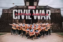 Cơn sốt Endgame đổ bộ, bộ ảnh kỷ yếu này là sản phẩm của fan Avengers