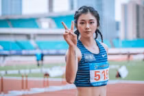 Hot girl điền kinh Trung Quốc đẹp không kém minh tinh màn bạc