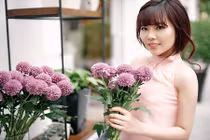 Cô gái kiếm tiền tỷ xuất thân từ nghề bán kẹo 
